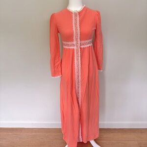 VTG 1960s Junior Loungees Peach Floral Embroidered House Dress-Size 5-Long